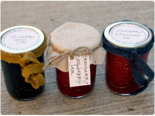 canned jam as gifts