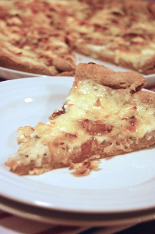 white gouda goat cheese pizza